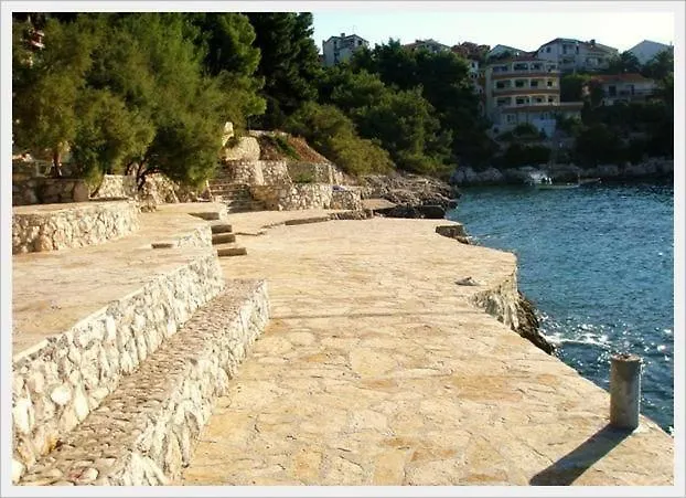 Ferienwohnung Mit Terrasse Und Grill Trogir Apartment
