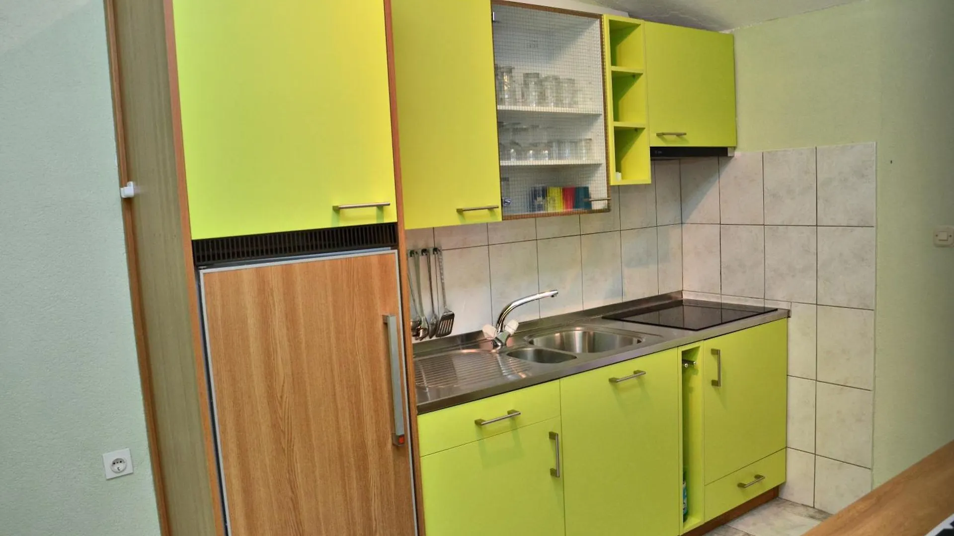 Ferienwohnung Mit Terrasse Und Grill Trogir Apartment