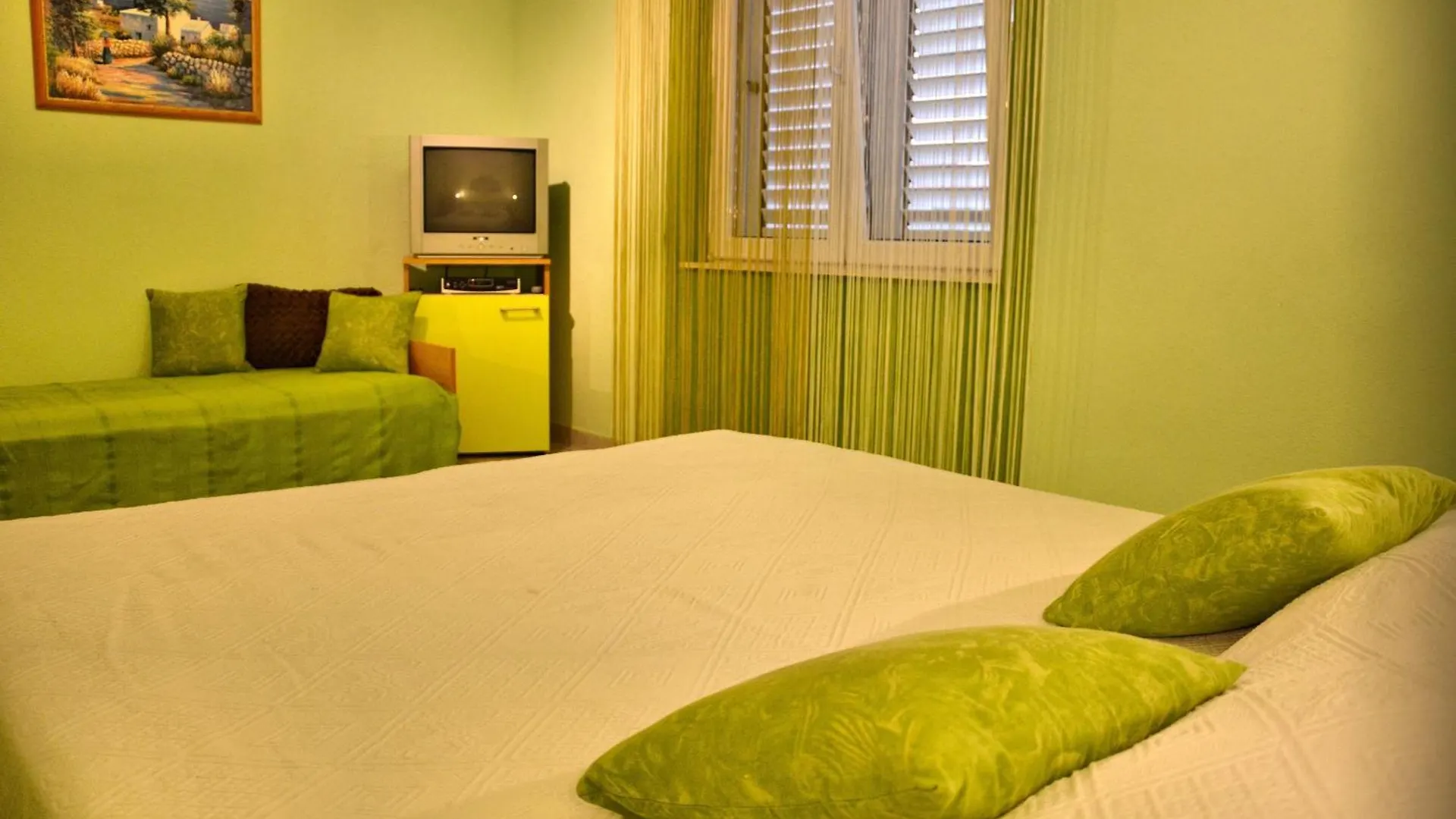 Ferienwohnung Mit Terrasse Und Grill Trogir 0*,  Croatia