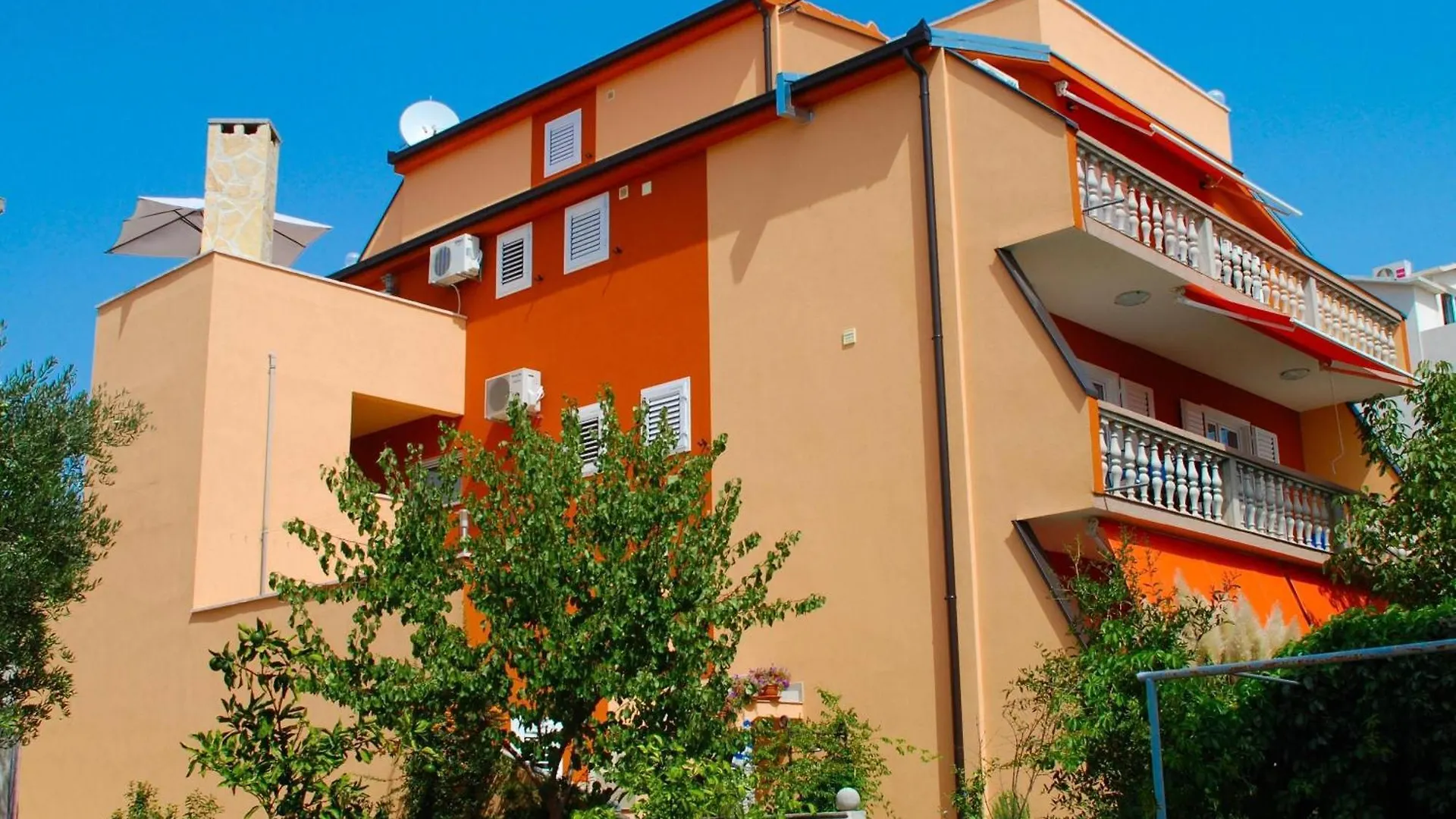 Ferienwohnung Mit Terrasse Und Grill Trogir 0*,  Croatia