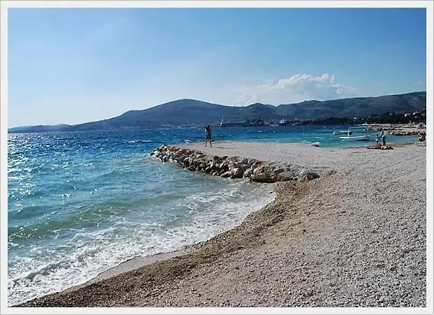 Ferienwohnung Mit Terrasse Und Grill Trogir